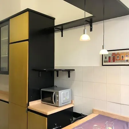 Ampio Bilocale A * Milano